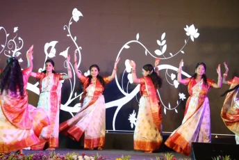 डेंटल कॉलेज अहमदनगर विविध गुण दर्शन .