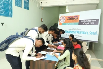 फार्मसी विद्यार्थ्यांसाठी रोजगार मेळावा ..