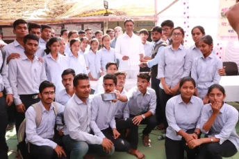 महाविद्यालयीन विद्यार्थ्यांच्या समस्या समजून घेताना..