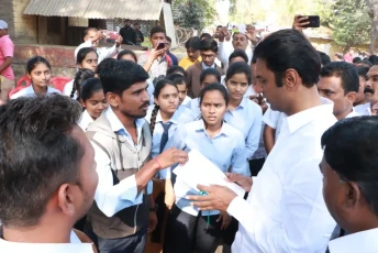 महाविद्यालयीन विद्यार्थ्यांच्या समस्या समजून घेताना